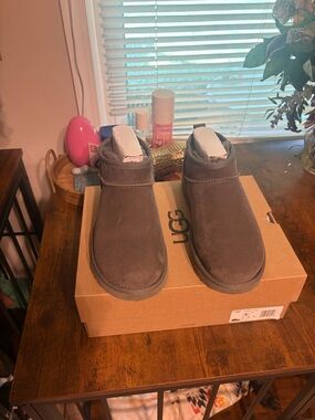 UGG Minis